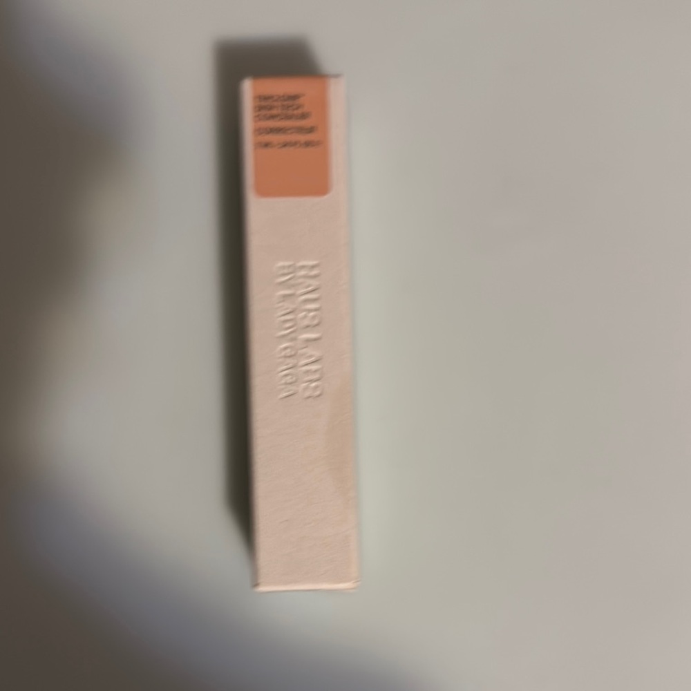 Brand New-Never Opened. Haus Labs 22 Light Medium Peach Concealer